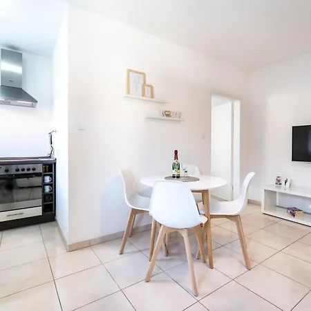 1 Bedroom Beautiful In Biograd Na Moru