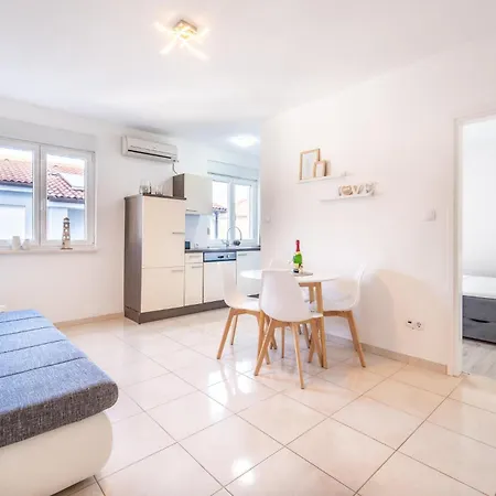 Apartment 1 Bedroom Beautiful In Biograd Na Moru