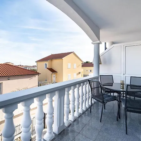 Cozy In With Wifi Biograd Na Moru