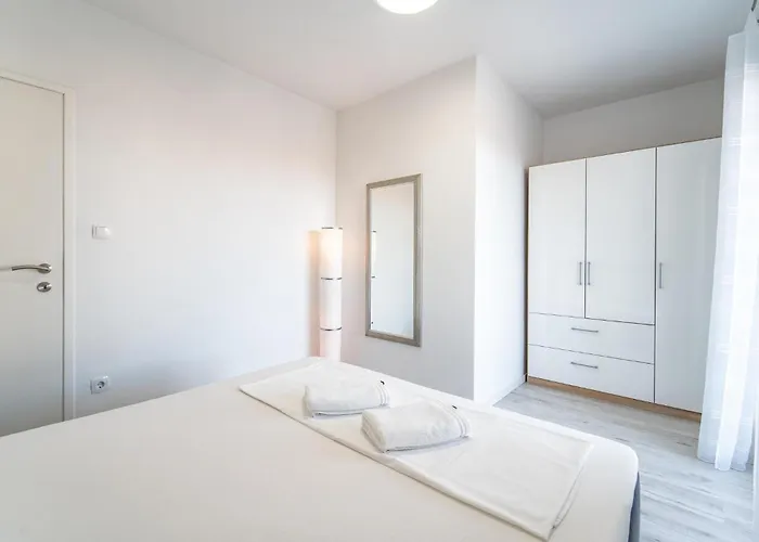 Stunning In Apartmán Biograd Na Moru